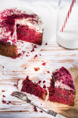 Food Photography, picture of Velvet Cake on wooden board